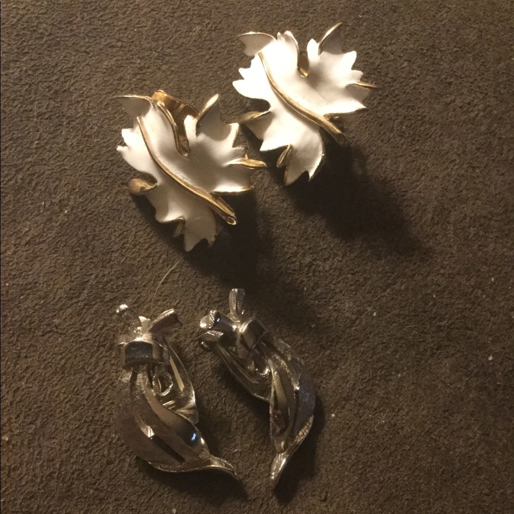 Two pr vintage clip earrings